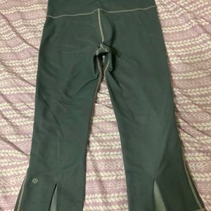 Lululemon Gray Capri with Slits Size 6!